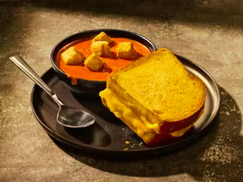 Grilled Cheese Creamy Tomato Soup