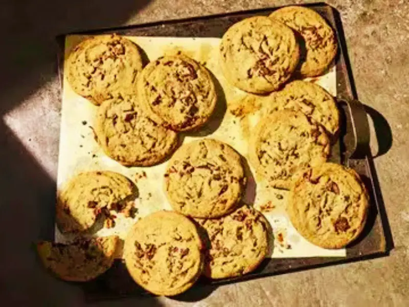 One Dozen Chocolate Chipper Cookie